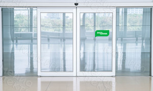 Оклейка витрин офиса ЭКООКНА в ТЦ «Фэктори» — фото 2