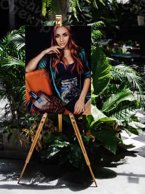 Фотокартина в стиле дрим-арт на холсте 70х90см «Яркая женщина» — фото 3