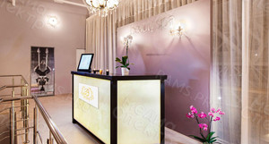 Табличка с логотипом клуба «Валери» — фото 3