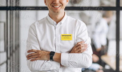 Бейджи для сотрудников сервиса «ВамДоДома» — фото