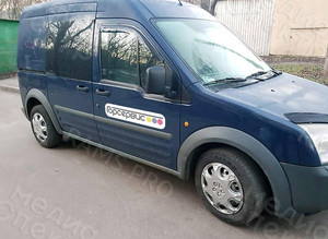 Наклейка с логотипом  «Горсервис» на автомобиль Ford — фото 3