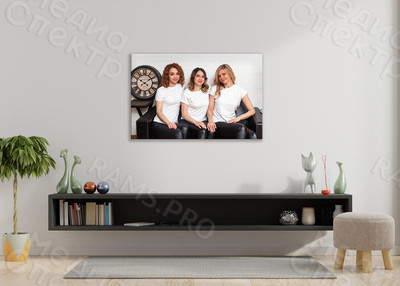 Фотокартина 80х50см на подрамнике «Три подруги» — фото