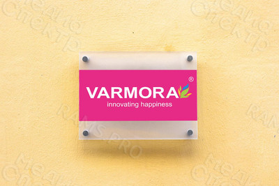 Наклейка на окно магазина «Плитка&Паркет» — фото