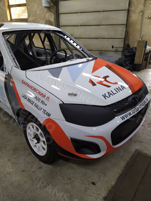 Брендирование гоночного автомобиля «Лада Калина-2» хетчбэк — фото 6