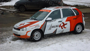 Брендирование гоночного автомобиля «Лада Калина-2» хетчбэк — фото 2
