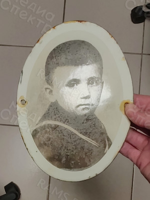 Реставрация портрета мальчика на фотокерамике для памятника — фото 2
