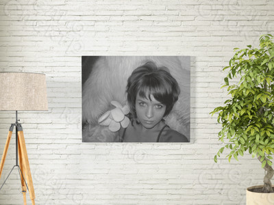 Фотокартина на холсте 40х30см «С мягкой игрушкой» — фото