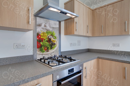 Наклейка 60х90см на стекло у газовой плиты — фото