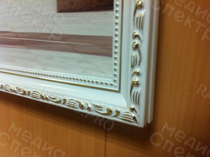 Фотокартина на холсте 70х50см «Молодожены в галерее» — фото 2