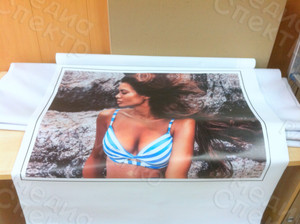 Фотокартина на холсте 70х50см «Девушка в полосатом купальнике» — фото 1