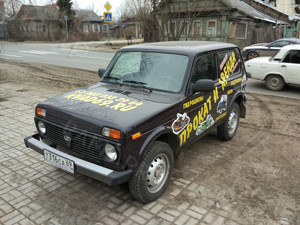 Брендирование-оклейка автомобиля Нива LADA (ВАЗ) 2121 (4x4) «KVAD69» вариант дизайна №1 «Прокат и аренда квадроциклов» — фото 4
